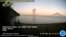 Anak Krakatau Ternyata Sudah 'Bangun' Sejak Juni, Kini Statusnya Siaga