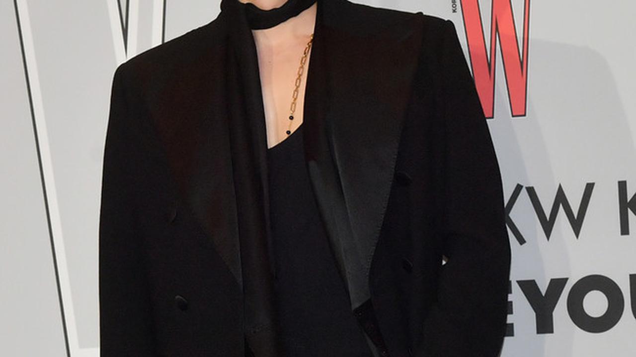 RM BTS Paling Dinanti, Pesona Artis Ganteng di W Korea Charity Event yang Tampil Santai