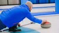What is Curling: A Beginner Guide to the Unique Winter Olympic Game