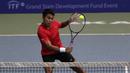 Ganda Putra Indonesia, M Rifqi, memukul bola saat melawani ganda India pada laga Combiphar Tennis Open 2019 di Hotel Sultan, Jakarta, Kamis (8/8). Rifqi/Anthony kalah 5-7 dan 1-6. (Bola.com/Yoppy Renato)