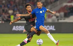 Balada Striker Nomor 9 Milik Chelsea: Bomber Belanda Terbaik