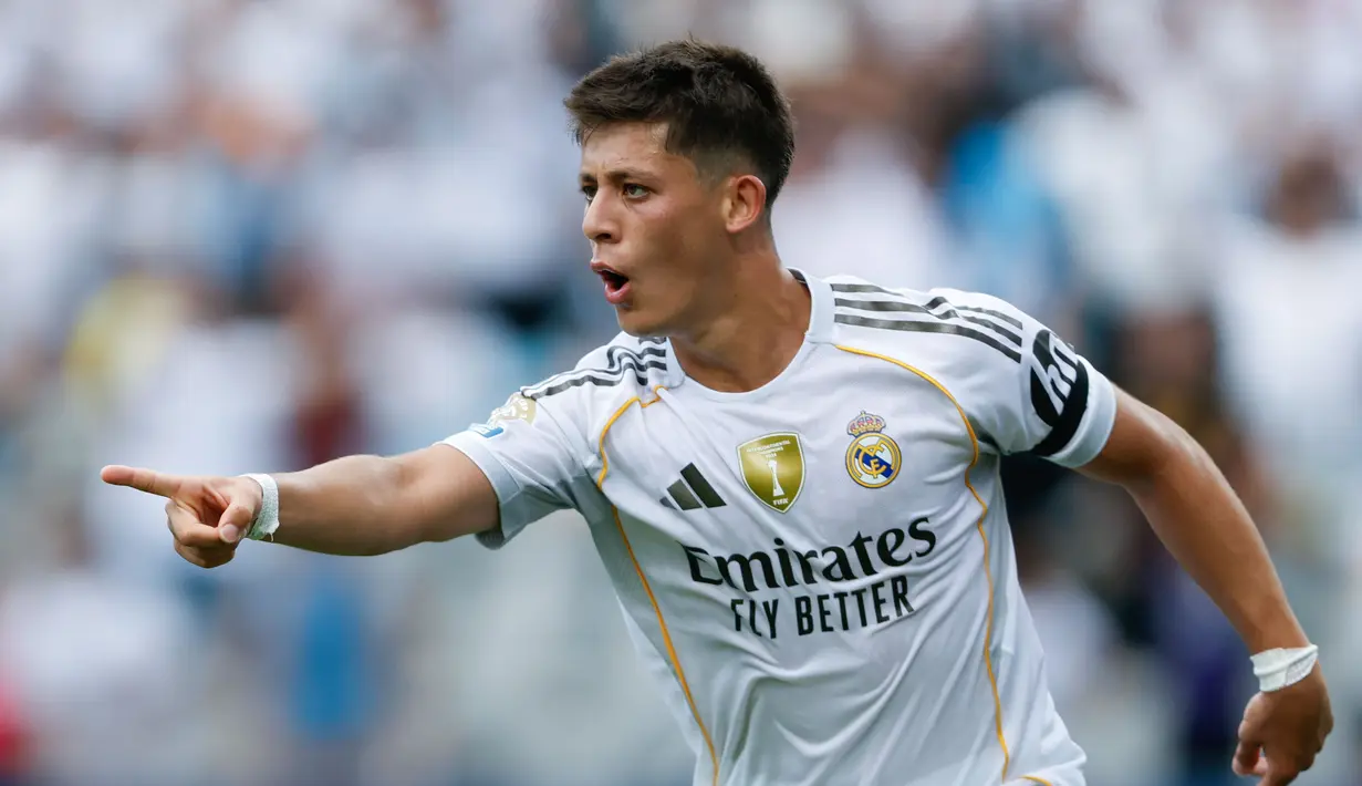 Pemain Real Madrid, Arda Guler melakukan selebrasi setelah mencetak gol ke gawang Pachuca pada laga matchday 2 Grup H Piala Dunia Antarklub 2025 di Bank of America Stadium, Senin (23/06/2025) dini hari WIB. (AP Photo/Nell Redmond)