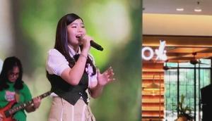 Lagu "Pacar Pacaran" lahir dari tangan dingin produser Posan Tobing yang sudah berpengalaman mencetak hit di Tanah Air. Kini giliran Ry Hyori bersinar.