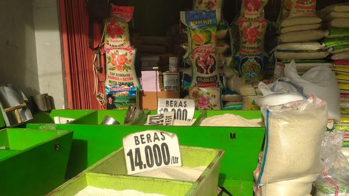 Jerit Hati Pedagang Diprotes Warga Gara-Gara 'Serbuan' Beras Oplosan