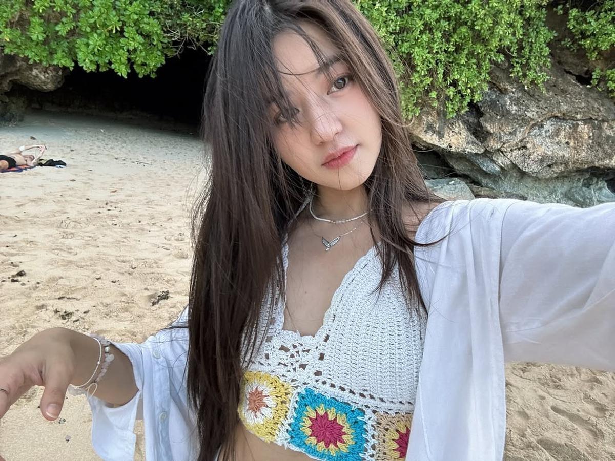Potret Vonny Felicia YouTuber Cantik dengan Outfit Putih yang Bikin Makin Bening dan Klepek-Klepek