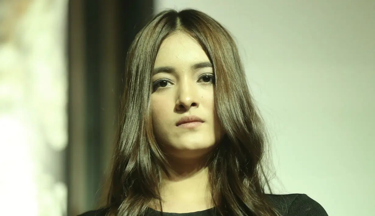 Artis muda Mawar Eva De Jongh menerima tawaran baru dalam genre horor.  Untuk kali pertamanya sejak berkarier ia terlibat dalam film genre horor. Ia mengaku tertarik dengan ceritanya. (Nurwahyunan/Bintang.com)