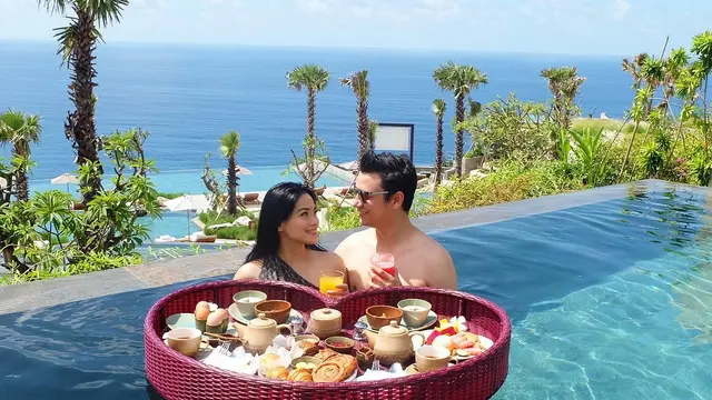 Titi Kamal dan Christian Sugiono