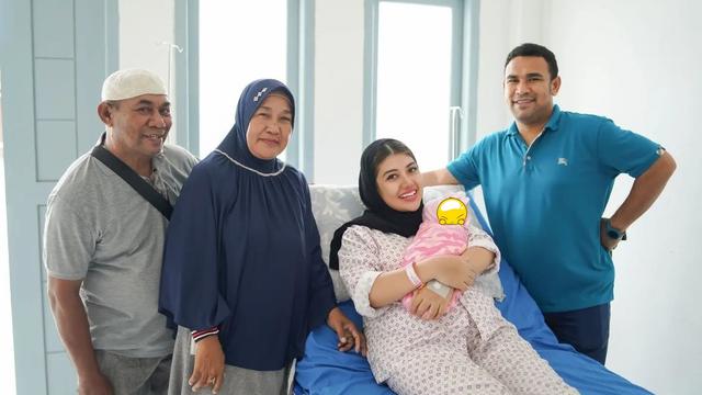 Persalinan Anak Pertama Icha Calista