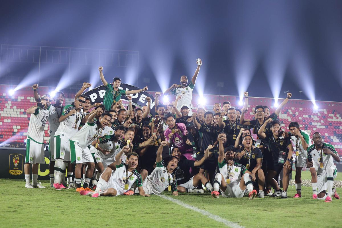 Trofi Piala Presiden Milik Persebaya