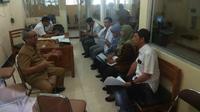 Manajemen RSUD dr Soetomo Surabaya menjelaskan mengenai WNA asal China yang sedang dirawat sejak Minggu, 26 Januari 2020. (Foto Liputan6.com/Dian Kurniawan)
