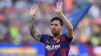Lionel Messi sebelum laga persahabatan kontra Arsenal di ajang Joan Gamper Trophy di Camp Nou (4/8/2019). (AFP/Josep Lago)