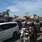 Arus balik mulai mendominasi jalan Pantura Cirebon. (Liputan6.com/Panji Prayitno)