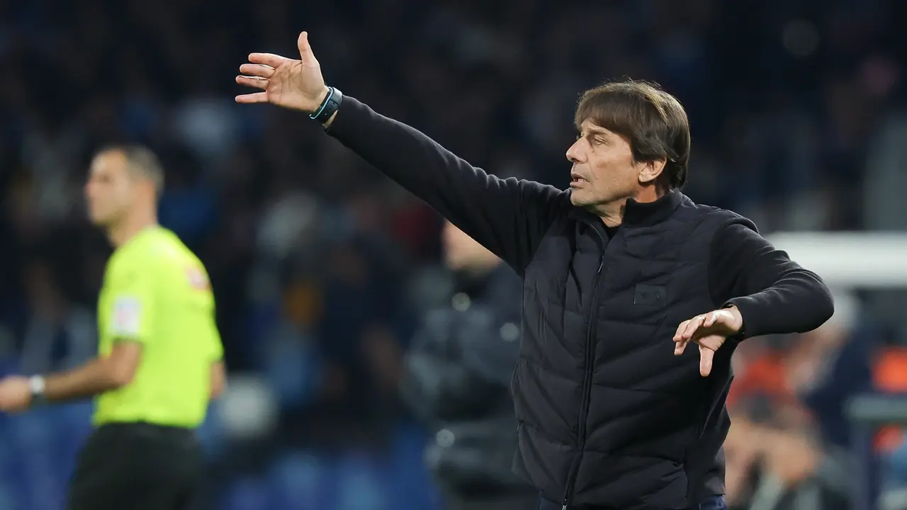 Foto: Como Lanjutkan Cerita Manis, Singkirkan Napoli dan Segel Tiket Semifinal Coppa Italia