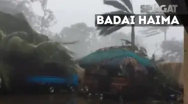 Menghantam dengan kecepatan 315 km/jam, badai Haima membuat rumah warga rusak dan mati listrik.