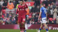 Trent Alexander-Arnold mencetak gol indah saat Liverpool melumat Accrington Stanley dengan skor 4-0, pada laga babak ketiga Piala FA musim ini di Stadion Anfield, Sabtu (11/1/2025) malam WIB.&nbsp;(AP Photo/Jon Super)