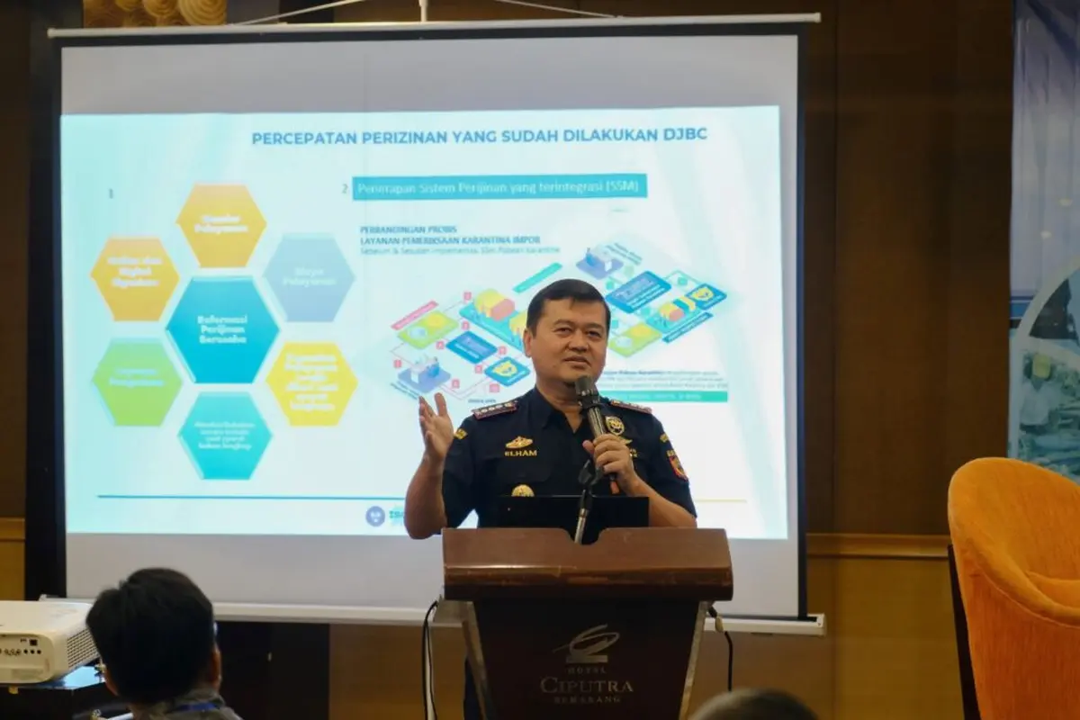 Kepala Subdirektorat Humas dan Peyuluhan Bea Cukai, Encep Dudi Ginanjar saat menyampaikan sambutan dalam sebuah acara. (Istimewa)