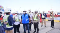 PT PP (Persero) Tbk (“PTPP”) melakukan kunjungan kerja ke pembangunan Proyek Perkuatan Struktur Dermaga Terminal Berlian, Tanjung Perak, Surabaya (dok: PTPP)