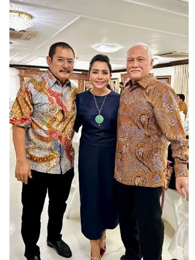 6 Potret Mayangsari di Ultah Tutut Soeharto ke-75, Kumpul Bareng Keluarga Cendana