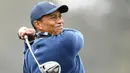 8. Tiger Woods (Golf) – Keberhasilan pegolf asal AS ini kembali menjuarai ajang mayor Masters Tournament pada 2019 membuatnya masih dilirik banyak sponsor. Pendapatannya tahun ini mencapai USD 62,3 juta (Rp 912,9 miliar). (Ezra Shaw/Getty Images/AFP)