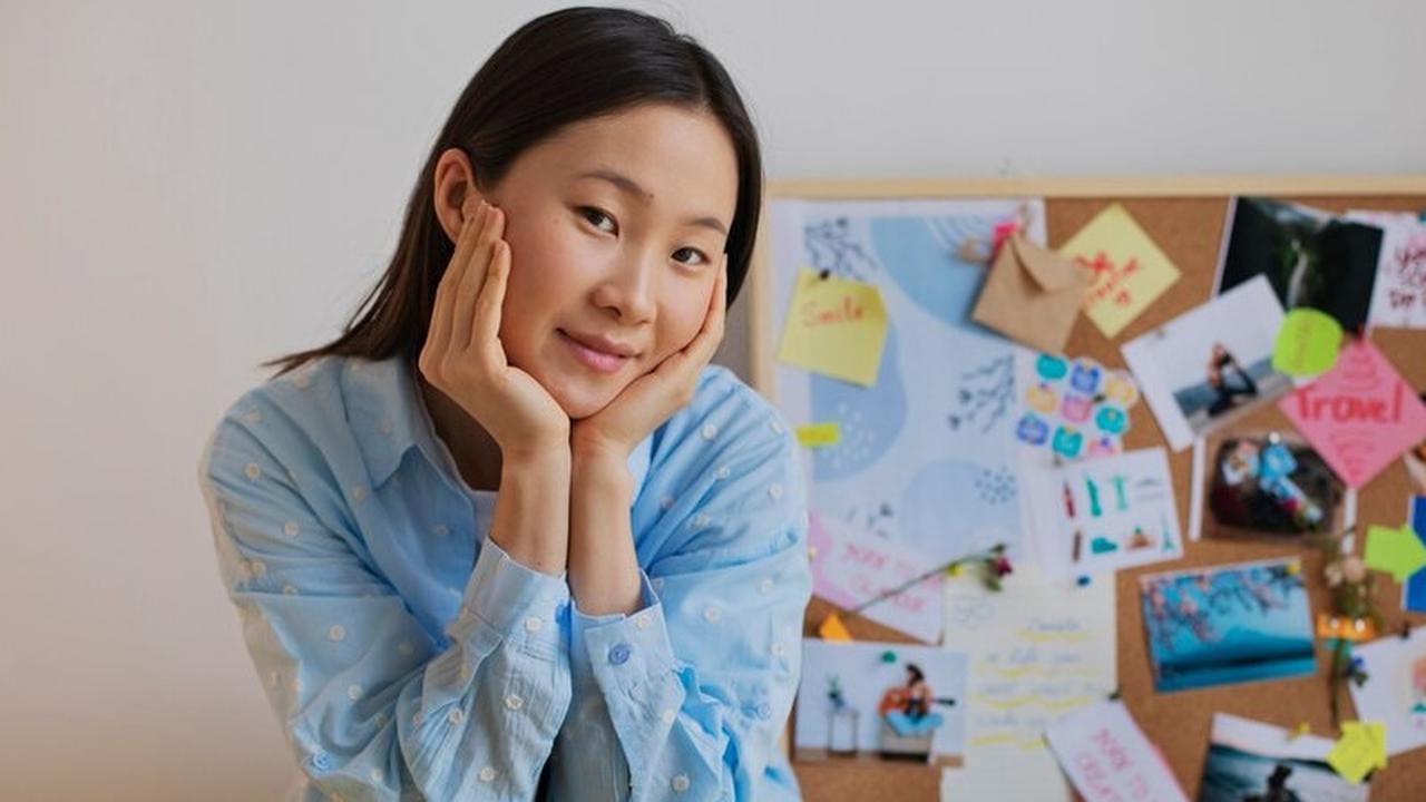 7 Langkah Efektif untuk Meningkatkan Kecerdasan Emosional di Usia 20-an, Bikin Hidup Lebih Damai