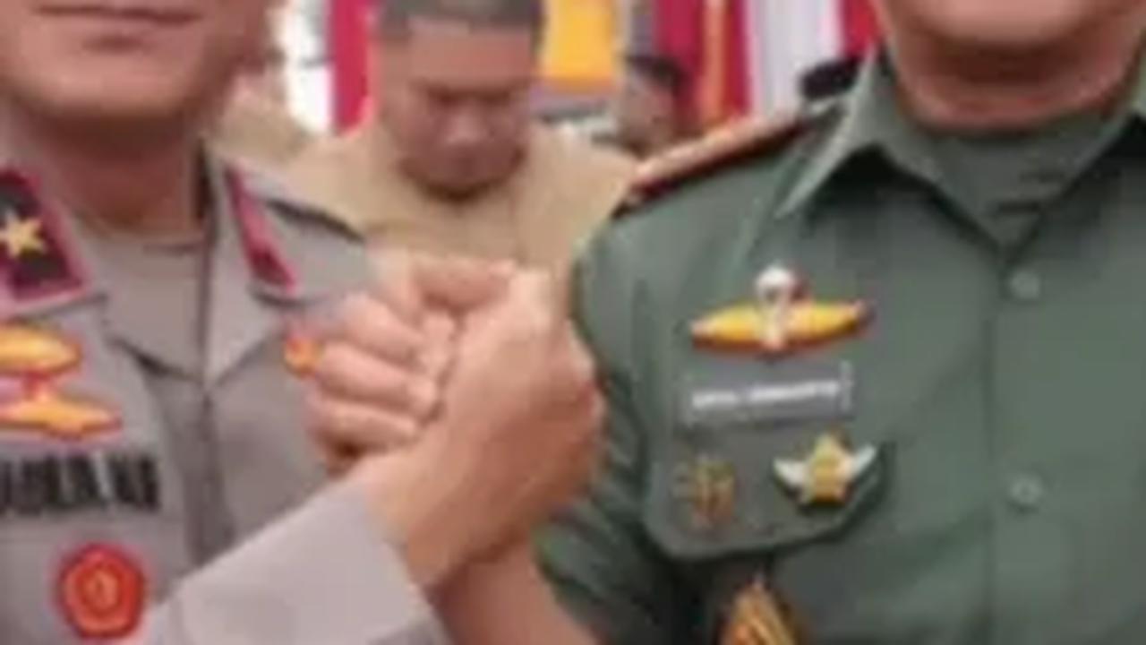 Wakapolda Banten Salam Komando dengan Kasad Maruli 'Kepercayaan Datang dari Hasil Dedikasi, Komitmen dan Integritas