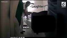 Insiden ini terekam CCTV yang dipasang keluarga untuk mengetahui perkembangan kesehatan Dempsey.