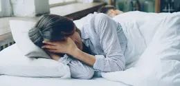 Sulit tidur dapat dipengaruhi stres, kebiasaan sehari-hari, hingga lingkungan kamar. Mengenali penyebabnya menjadi langkah awal untuk membangun pola tidur yang lebih sehat. (Foto/Dok: Pexels)