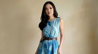7 Model Baju Batik Dress yang Tren di 2025, Tampil Modis dan Modern