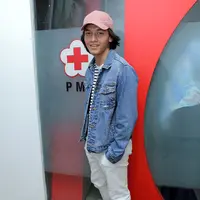 Lantaran hobi menonton film, maka Jefri pun merekomendasikan sejumlah judul film yang patut ditonton oleh para penggemarnya. Bukan hanya dari Indonesia, Jefri pun menonton film dari banyak Negara. (Deki Prayoga/Bintang.com)