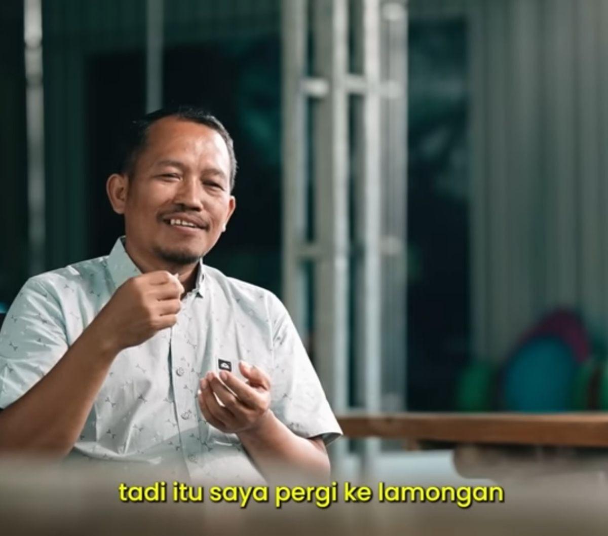 “Waktu itu, pertama saya masih ingat bawa uang Rp 12.000,” kata Amin dalam sebuah wawancara di kanal Youtube: Pecah telur, dikutip Senin (2/10).&nbsp;