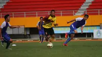 Striker Sriwijaya FC, Beto Goncalves mencetak tiga gol saat beruji coba dengan PS Pertamina 9-0 di Stadion Gelora Sriwijaya Jakabaring, Palembang. (Bola.com/Riskha Prasetya)