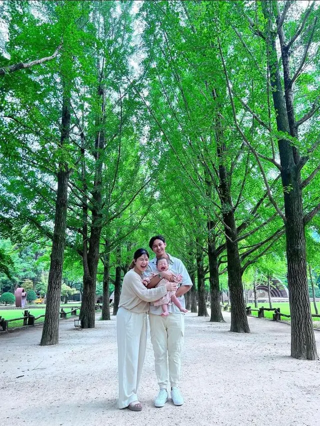 7 Gaya Felicya Angelista Liburan di Korea Selatan, Pakai Hanbok hingga Jadi Cewek Kue Saat Menari Bareng Nayeon TWICE