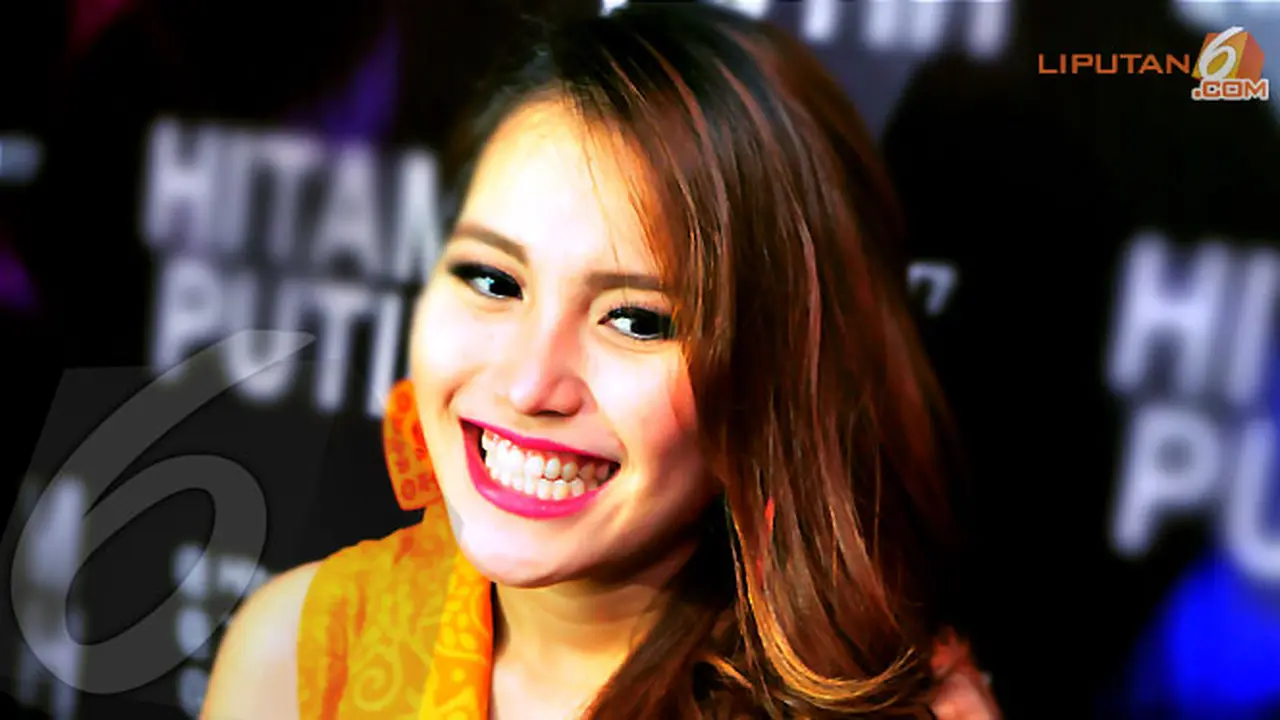 galeri-ayu-tingting2-131113a.jpg