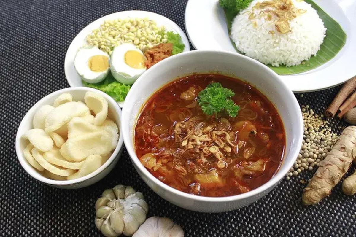 14 Rekomendasi Tempat Makan Enak di Dekat Terminal Purabaya Terfavorit 2025