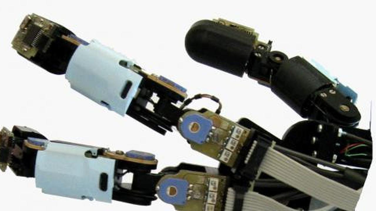 Tangan robotik kini tertanam di tubuh seorang balita