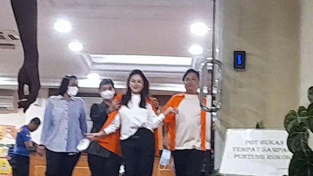Nikita Mirzani Resmi Ditahan Kasus Pemerasan dan Pengancaman