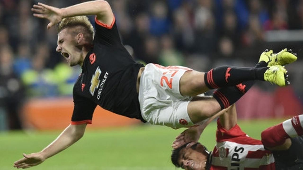 Selain Fisik, Van Gaal sebut Shaw akan hadapi masalah mental