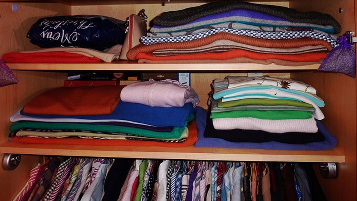 5 Tips Merapikan Lemari Pakaian Tanpa Perlu Sortir Besar-besaran, Efektif dan Praktis