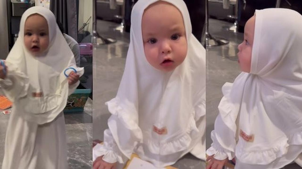 Siap Menunaikan Umrah Bersama Sang Ibu, 10 Foto Kamari Anak Jennifer Coppen Mengenakan Hijab - Menggemaskan Seperti Boneka