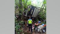 Bus masuk jurang di Sarangan Magetan renggut 7 korban jiwa. (Istimewa)