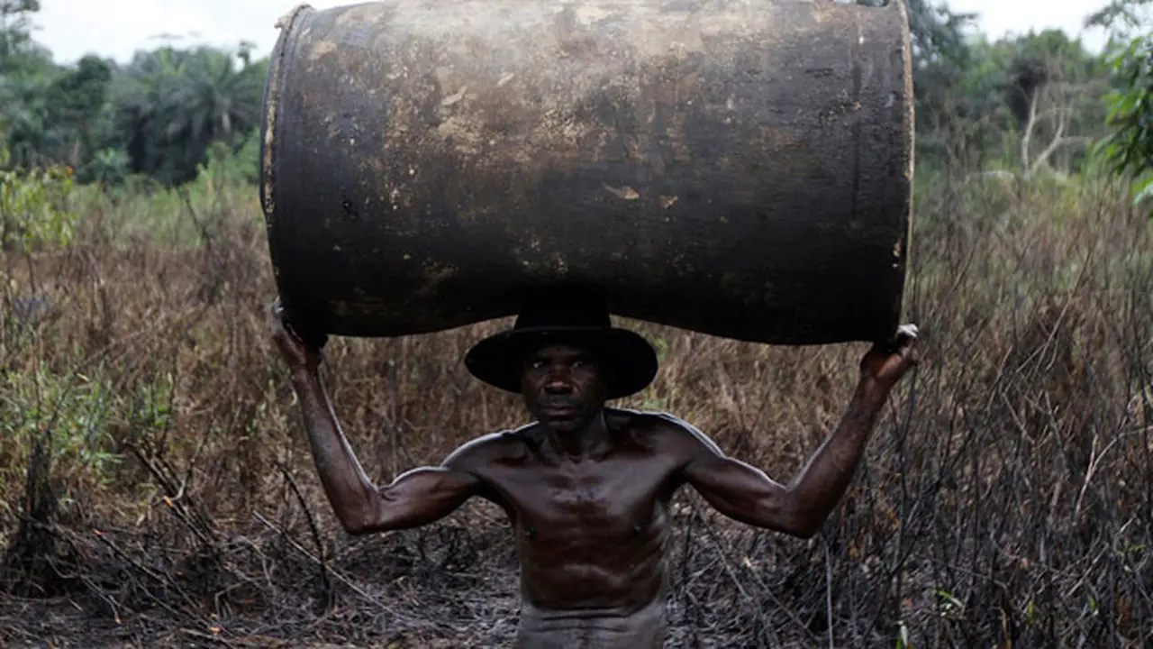 minyak-nigeria-131226c.jpg