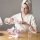 Exfoliant toner adalah toner berbasis air yang mengandung chemical exfoliant seperti AHA, BHA, atau PHA. [Dok/freepik.com]