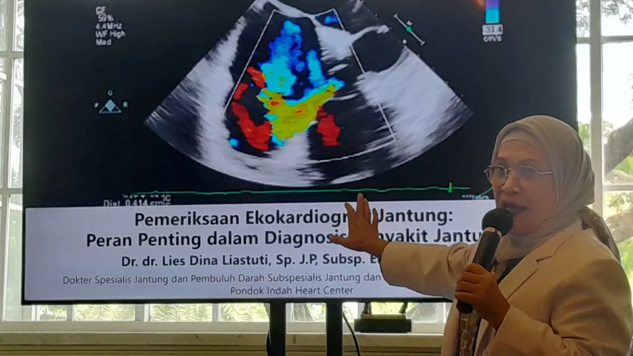 Elektrokardiogram (EKG) dan Ekokardiografi (Echo) sama-sama pemeriksaan jantung tapi memiliki cara dan informasi yang disajikan berbeda. Dokter Lies mengungkapkan perbedaan EKG dan Echo.