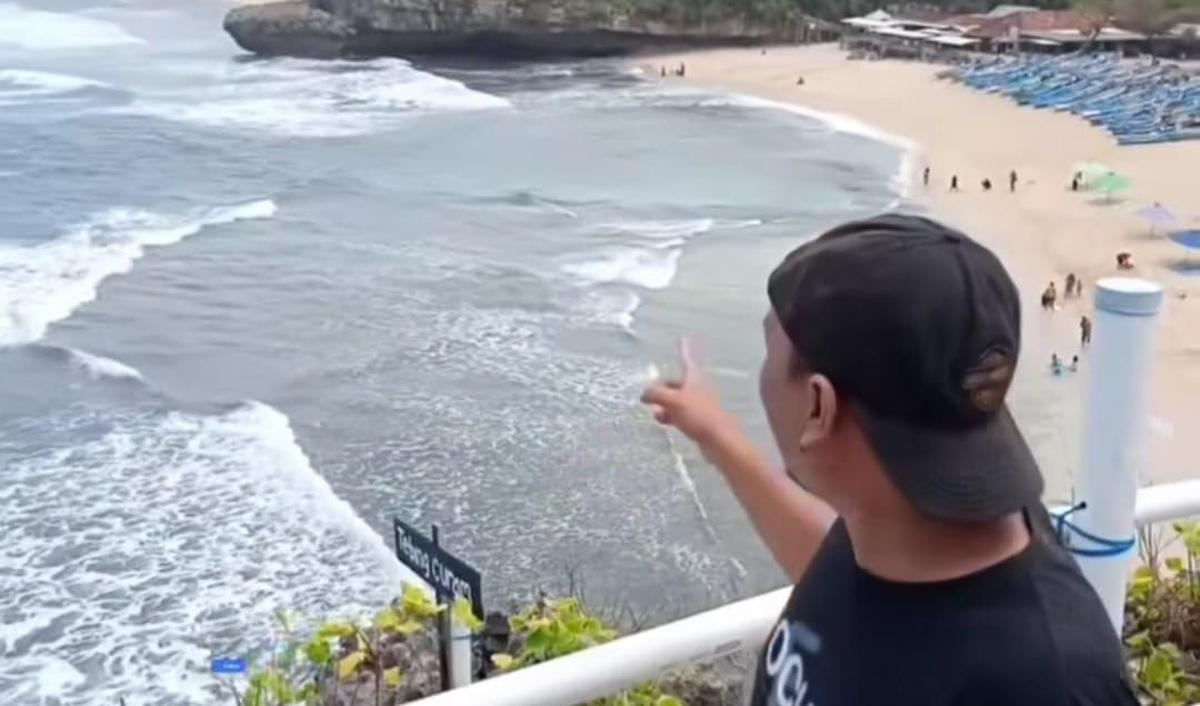 <i>"Di sini saya akan menjelaskan tentang satu daerah yang paling berbahaya di pantai," ungkap Youtuber tersebut. </i>