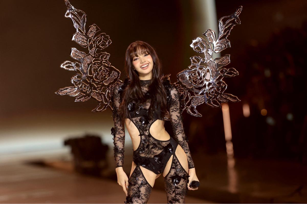 Lisa BLACKPINK di Victoria's Secret Fashion Show 2024