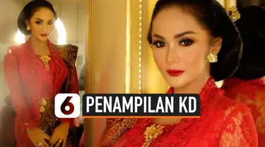 Krisdayanti hari ini dilantik menjadi anggota DPR RI melalui PDI Perjuangan dari dapil Malang Raya. KD membagikan penampilannya untuk menghadiri sidang pelantikan pagi ini.