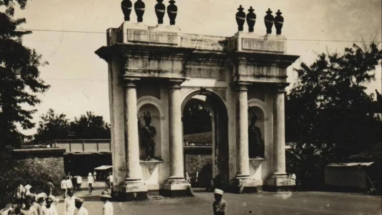 Usang dan Tidak Terawat di Tahun 1920-an