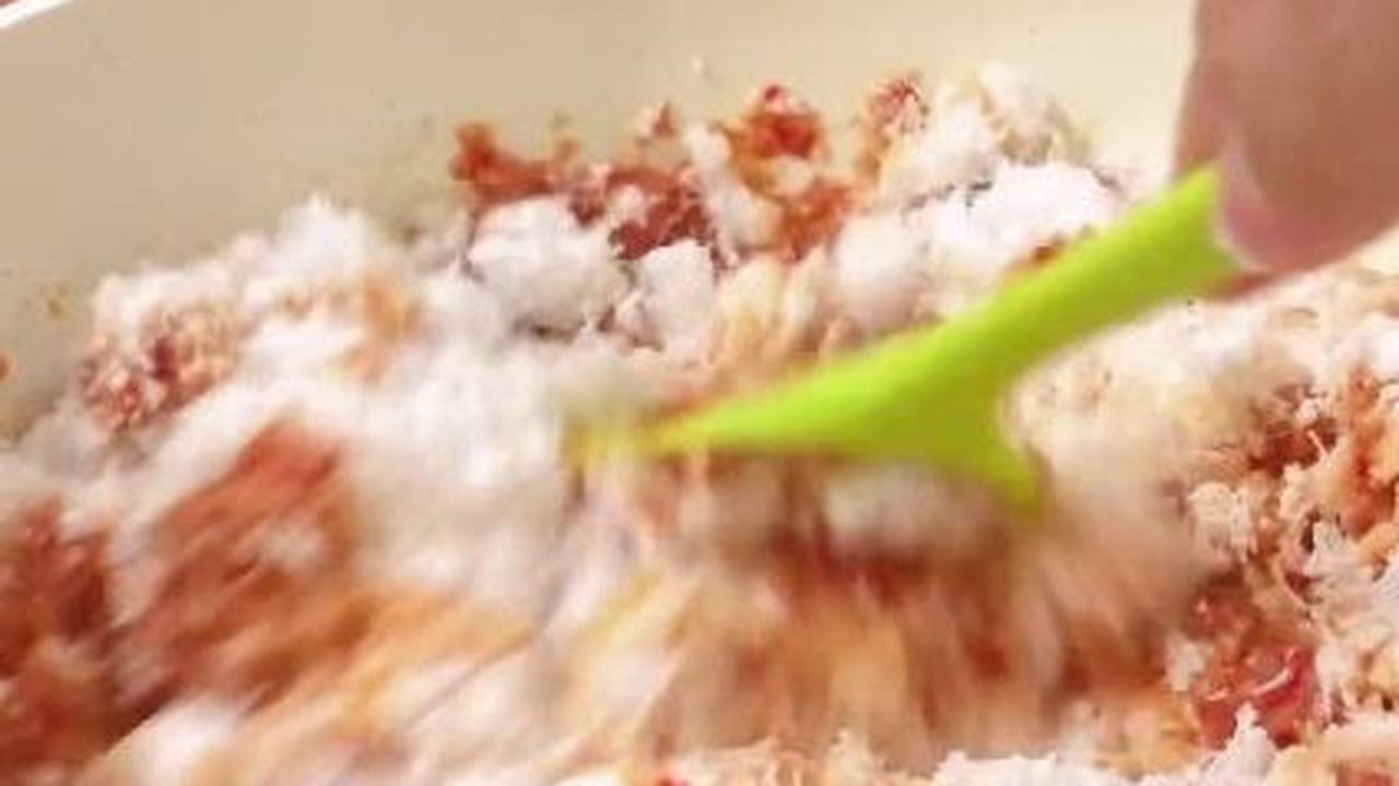 Masak Bumbu Urap dengan Parutan Kelapa
