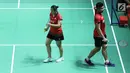 Praveen Jordan/Melati Daeva Oktavianti (Indonesia) saat melawan Lee Chun Hei Reginald/Chau Hoi Wah (Hong Kong) pada Indonesia Open 2018 di Istora GBK Jakarta, (3/7). Praveen Jordan/Melati Daeva kalah 21-17, 14-21, 17-21. (Liputan6.com/Helmi Fithriansyah)