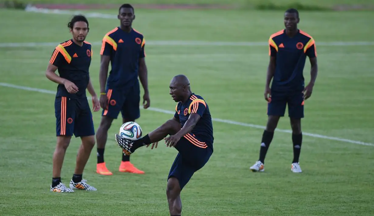 Jelang berlaga kontra Brasil di Perempat Final Piala Dunia 2014, Timnas Kolombia menggelar sesi latihan di Universitas Fortaleza, (3/7/2014). (AFP PHOTO/Eitan Abramovich)